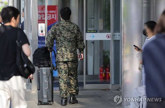 응급실 군의관 235명 추가 투입…현장서는 「혼선」 이어져