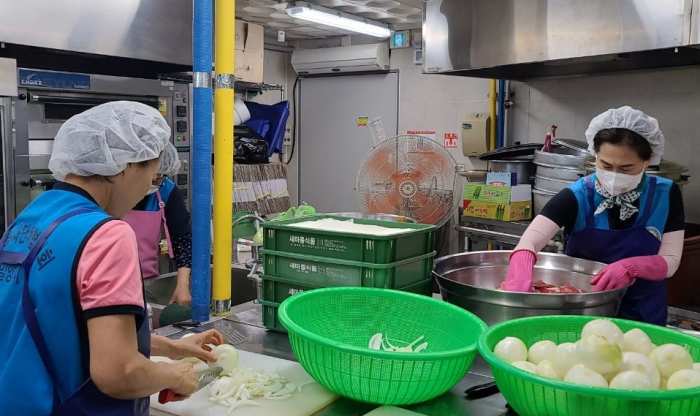 경남 밀양시 상남면 자원봉사회, 「사랑 가득한 밑반찬으로 행복을 전달하다」
