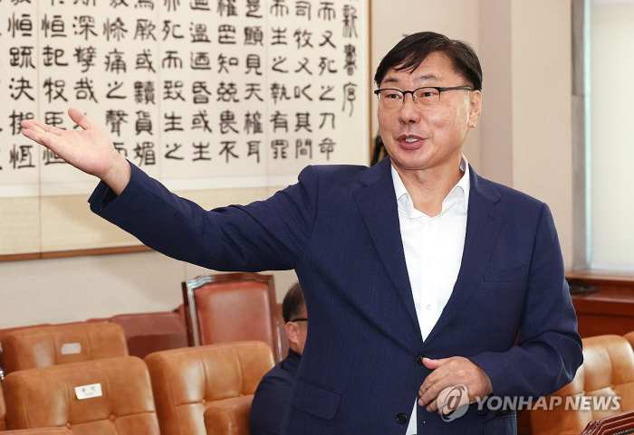 수감중 국회출석 이화영 『출정한 거의 모든 날 말맞추기…끝없이 회유·압박』