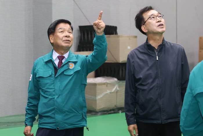 경남 고성군수, 무인기종합타운 투자선도지구 현장 방문
